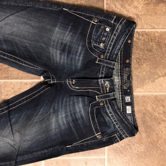 Like new Miss me jeans - Picture 3 of 4